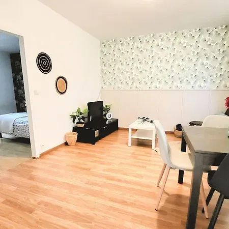The Ruby - Cosy And Charming Place, Porte De Paris Apartment